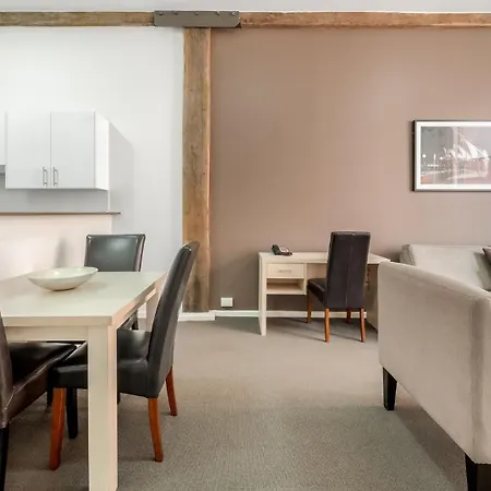 Oaks Sydney Goldsbrough Suites-2