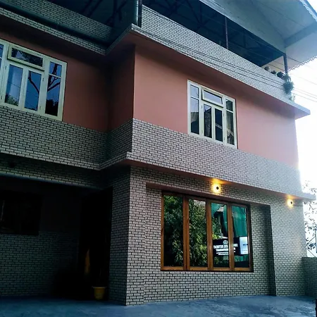 Snow White Retreat Hotel And Restaurant-3