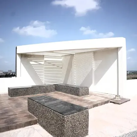 Infinity Penthouse With Pool, Sauna, Gym-2