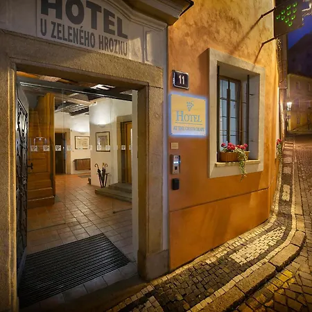 Hotel At The Green Grape-3