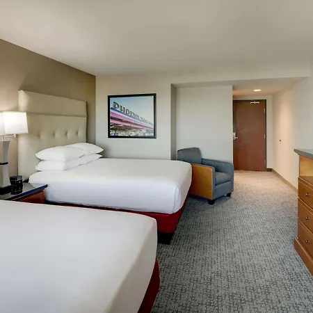 Drury Inn & Suites Phoenix Airport-2