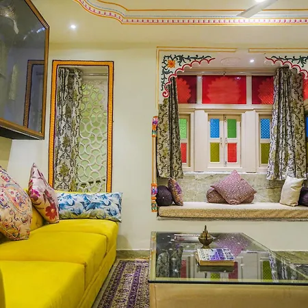 Royal Rafahiya - A Rooftop Lake View Hotel Near Lake Pichola-2