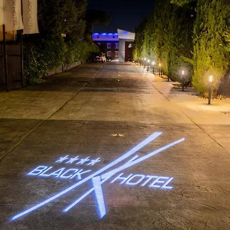Black Hotel-3