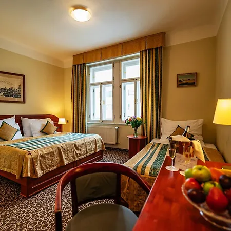Hotel U Divadla - Czech Leading Hotels-3