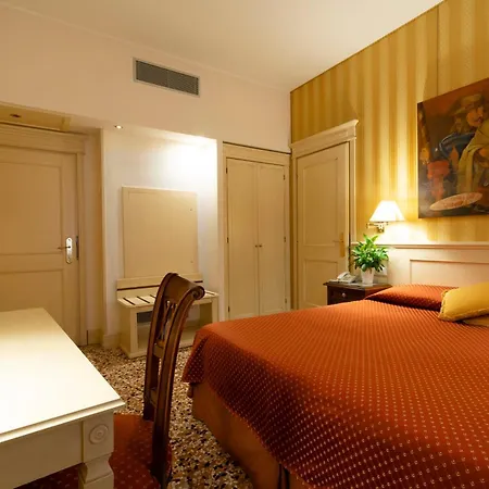 Hotel Bella Venezia-3