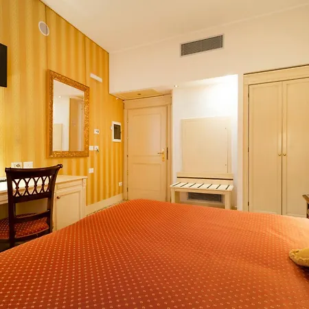 Hotel Bella Venezia-3