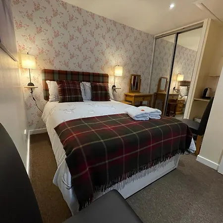 Carisbrooke Guest House-2