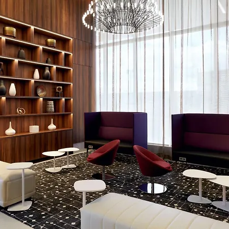Hilton Garden Inn Montreal Midtown, Quebec, Canada-2