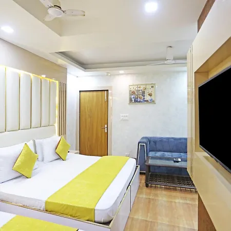 Hotel Preet Palace -5 Mints Walk From Nizamuddin Railway Station-3
