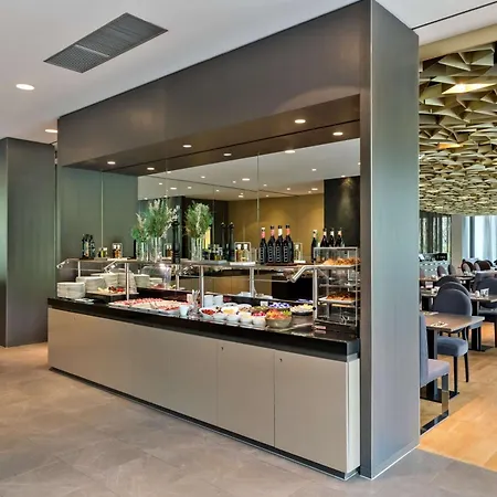 Doubletree By Hilton Vienna Schonbrunn-3