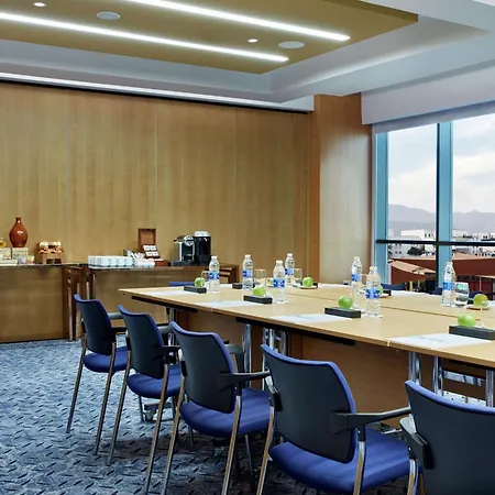 Hilton Garden Inn Muscat Al Khuwair-3