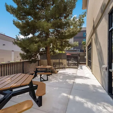 Comfort Inn & Suites Las Vegas - Nellis-3