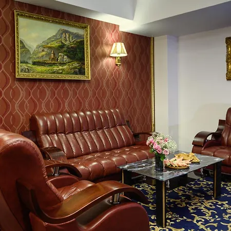 Royal Plaza By Stellar Hotels, Yerevan-3