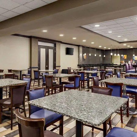 Iban Dallas Park Central Hotel, Trademark By Wyndham-3