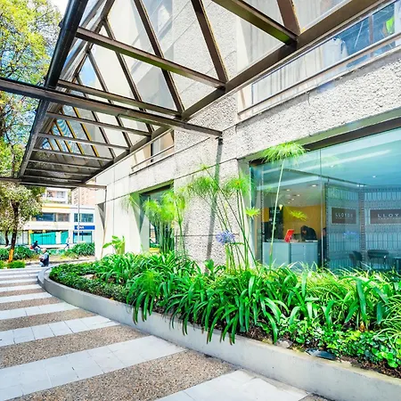 Lloyds Apartasuites Parque 93-3