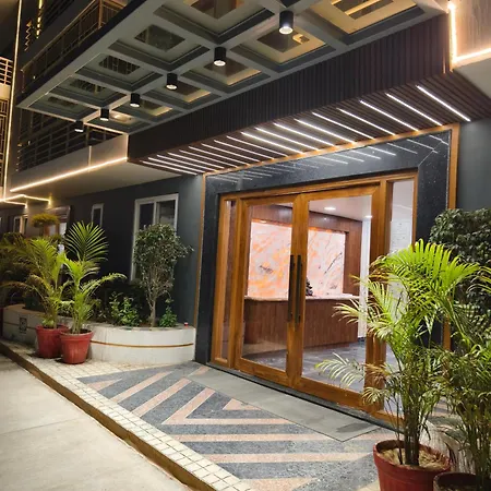 The Grand Nd Resort- Kanha Tulsi Heights Behind Prem Mandir-2