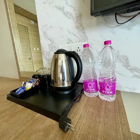 Hotel TBS Puri: Oceanfront Luxury with Full Amenities-3