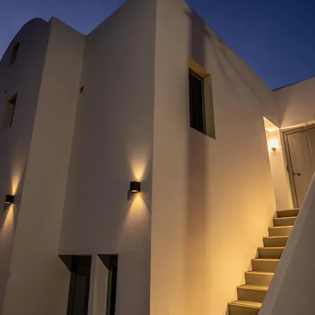Nastram Suites Oia-2