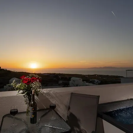 Nastram Suites Oia-3