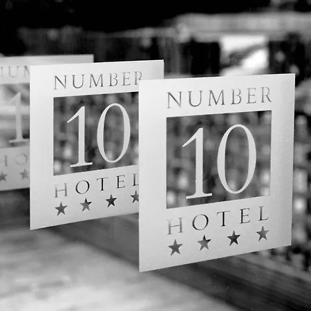 Number 10 Hotel-3