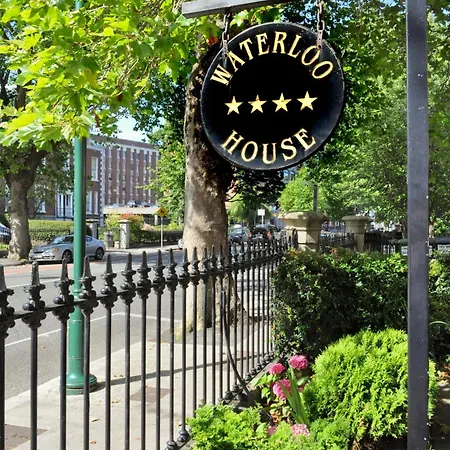 Waterloo Town House & Suites-3