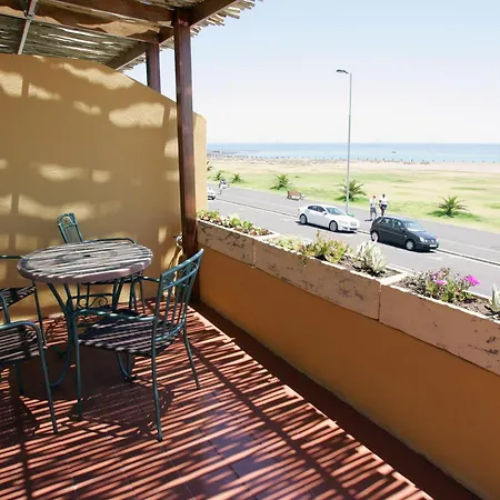 Dolphin Inn Guesthouse-3