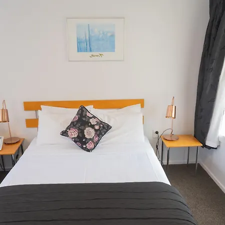 Victoria Court Motor Lodge - Spa & Free Parking-3