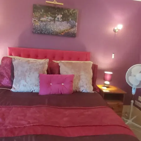 Cranborne Guest Accommodation Exclusively For Adults-2