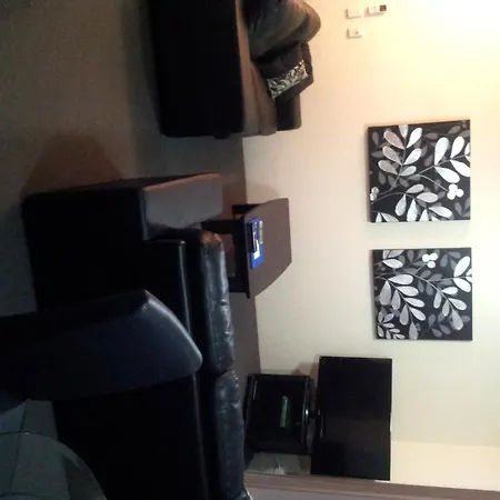 Champelli Palms Apartments-3