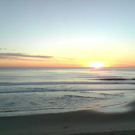 Surfers Horizons-3