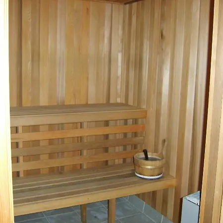 Surfers International Apartments-2