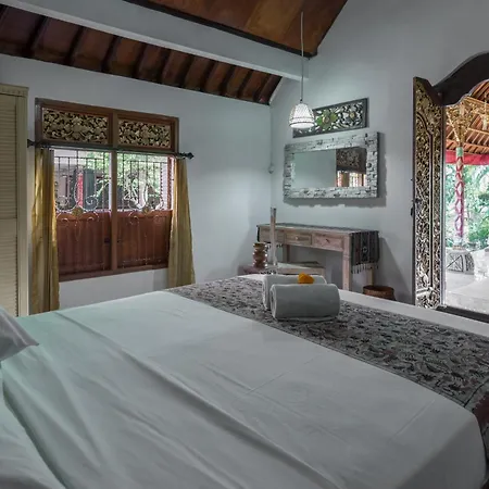 Nuaja Balinese Guest House-3