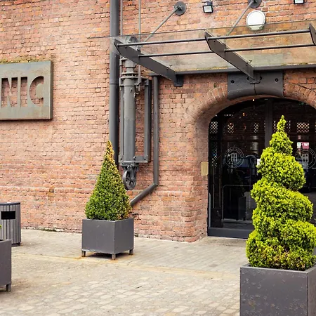 Titanic Hotel Liverpool-2