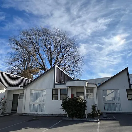 Diplomat Motel-2