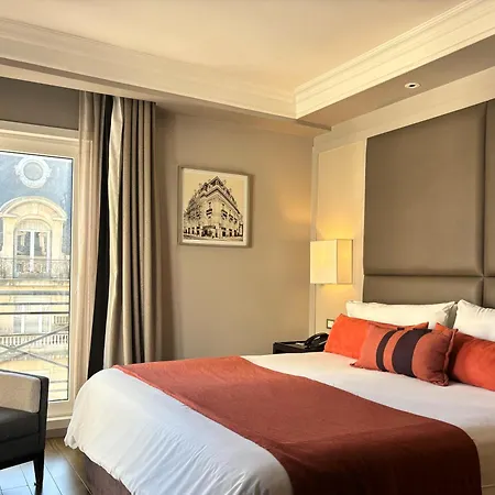 Carles Hotel-2