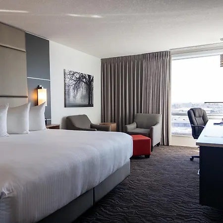 Carriage House Hotel And Conference Centre-2