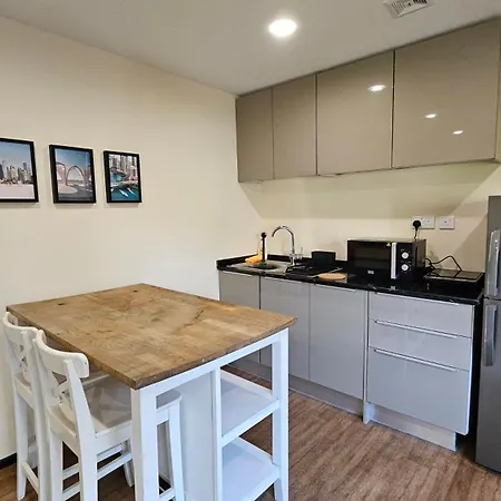 Bungalow 8 - Luxury 1-Bedroom Guest House In Jvt-2