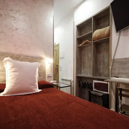 Hostal Las Fuentes (Adults Only)-3