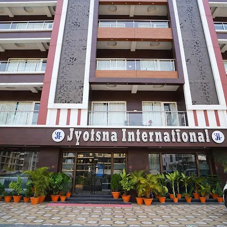 Jyotsna International !! Dheusagar Park 900 Mts !!-3