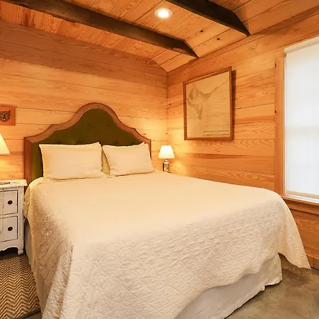 The Dailey Renewal Retreat B & B-2