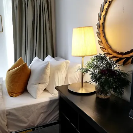 Stylish Downtown Toronto Residential Hotel-2