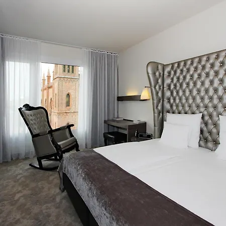 Arcotel John F Berlin-2