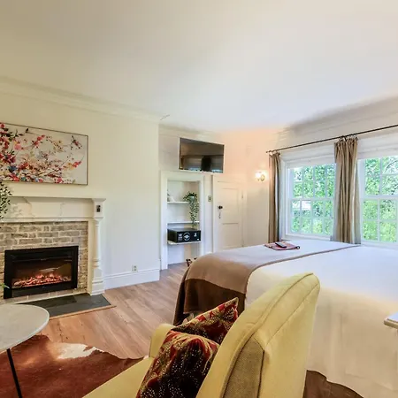 Cedar Gables Inn-2