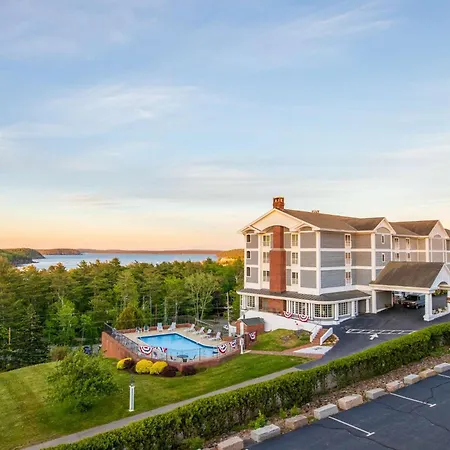 Bluenose Inn - Bar Harbor Collection-3