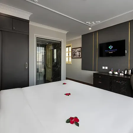 Beryl Signature Hotel & Travel-3