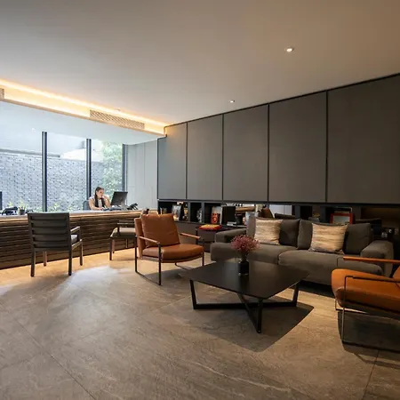 Walton Suites Sukhumvit-3