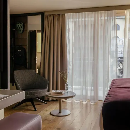 Schloss Zermatt - Cbd & Adaptogenic Spa And Sport Hotel-2