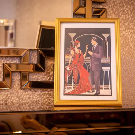 Hotel Rouge & Deco Suites-3