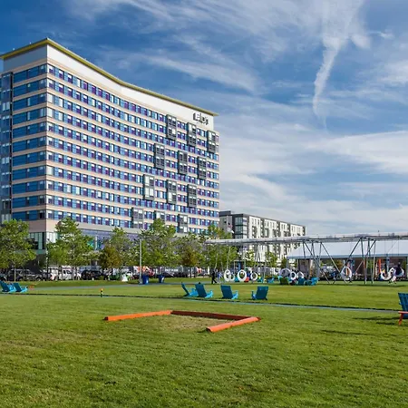 Aloft By Marriott Boston Seaport District-2