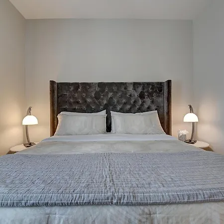 Penthouse One Bedroom Garden View Condo By Ucla-3